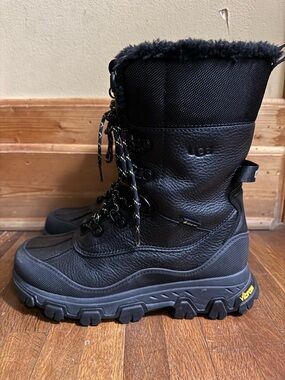 UGG waterproof women’s black boots size 7.5 brand new